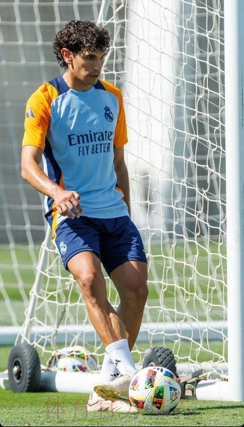 阿斯:巴列霍不想继续租借 希望在皇马取得成功 阿斯:巴列霍不想继续租借 希望在皇马取得成功